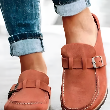 Mallorca – Suede Buckle Comfort Clogs